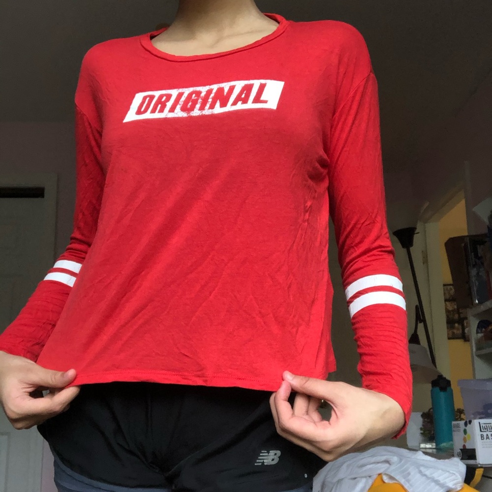 Trendy Long Sleeved Red & White ORIGINAL H&M top!